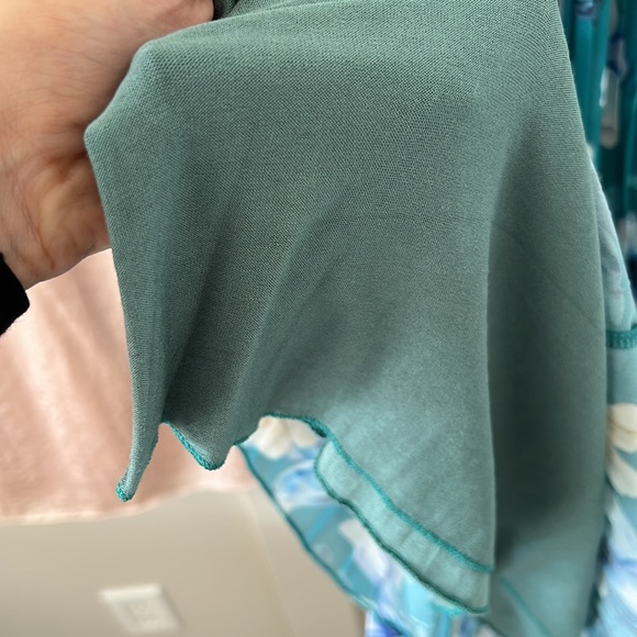 Midi pleated skirt and soft pink top - Picture 4 of 11